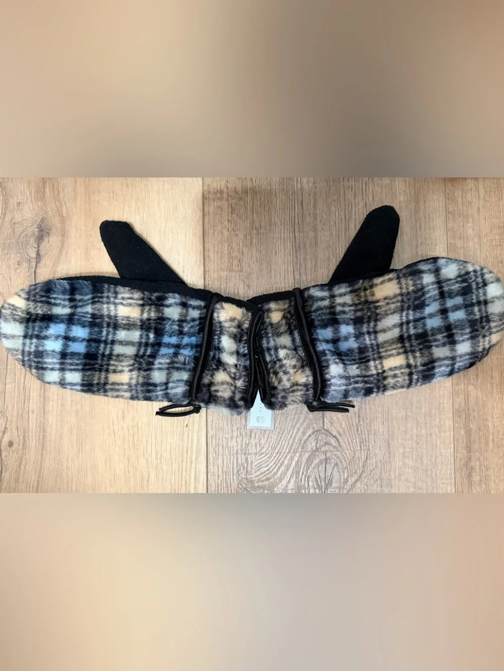 Kenneth Cole Reaction Plaid mittens NWT